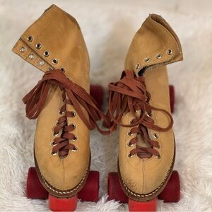 Vintage Tan Leather Welt Chicago Roller Skates with Urethane Red Wheels Size 7L